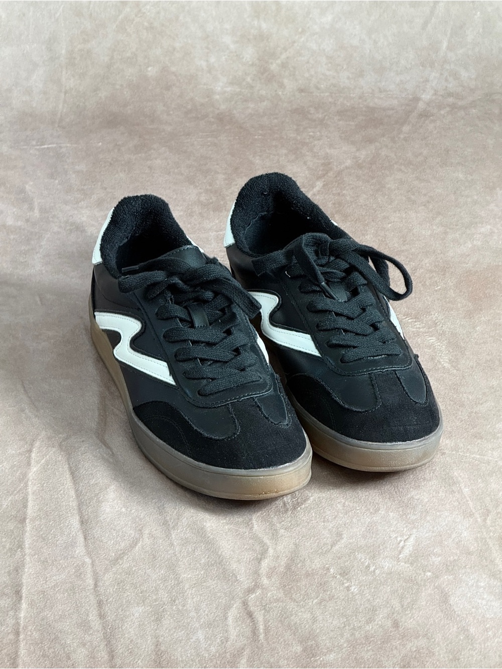 Steve Madden Girl Giia Low Top Sneaker